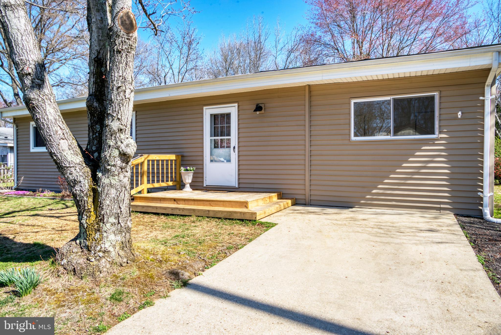 SOUTH HAMPTON VILLAGE SU - Residential