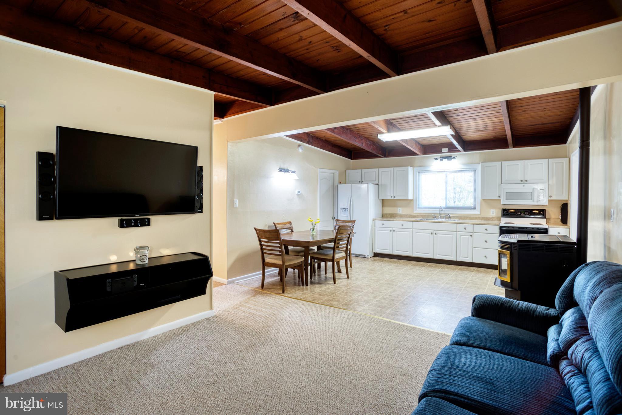 SOUTH HAMPTON VILLAGE SU - Residential