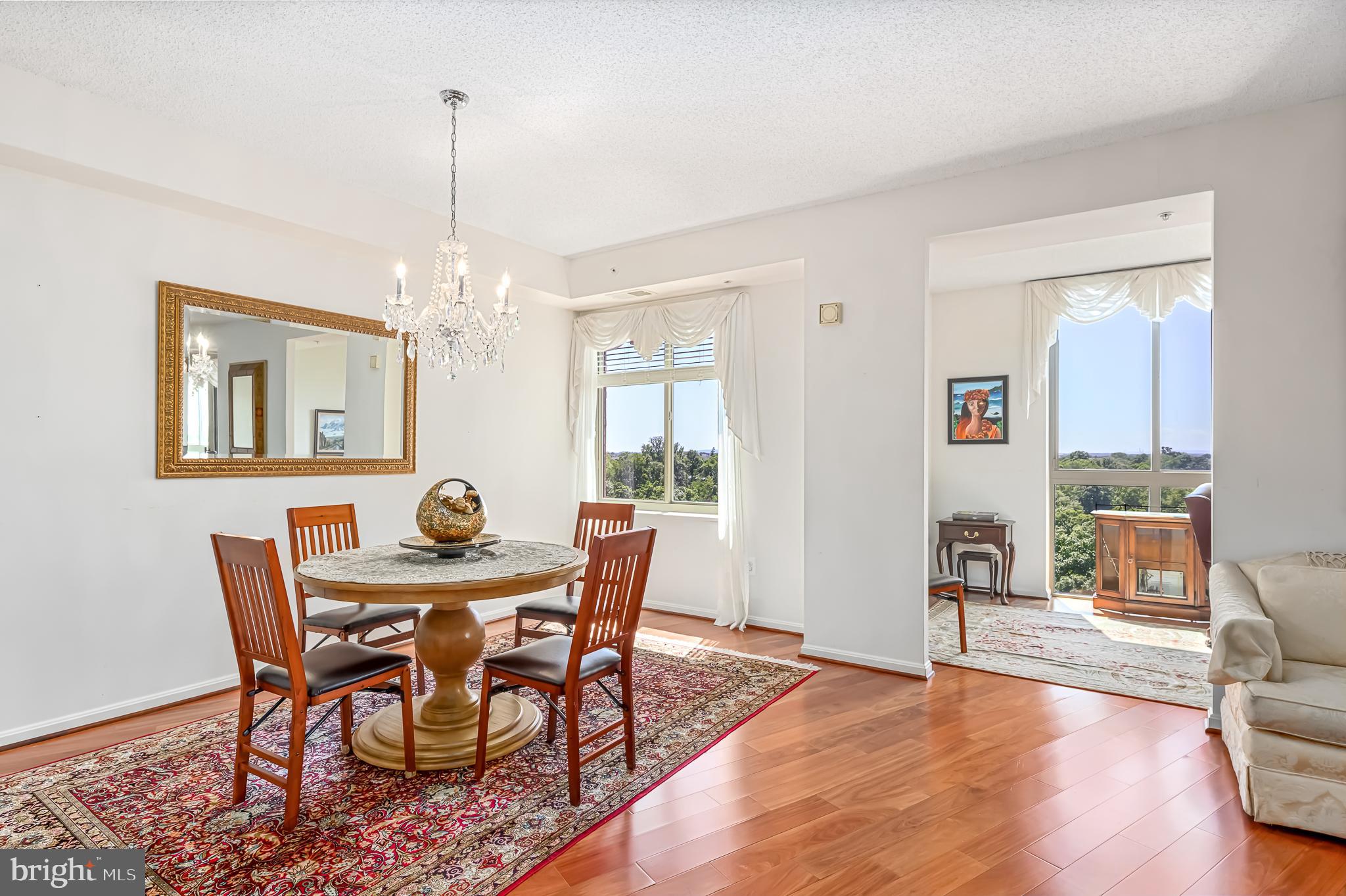 LANSDOWNE WOODS - Residential