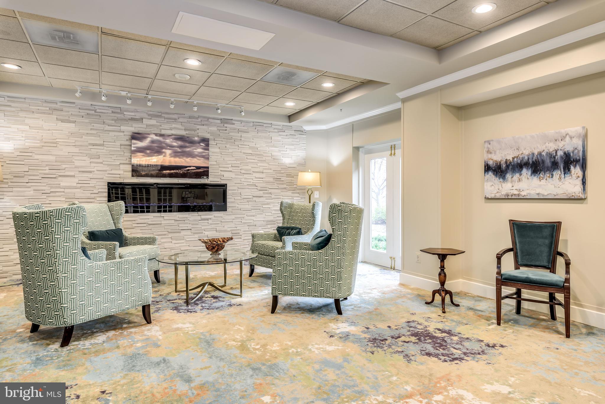 LANSDOWNE WOODS - Residential