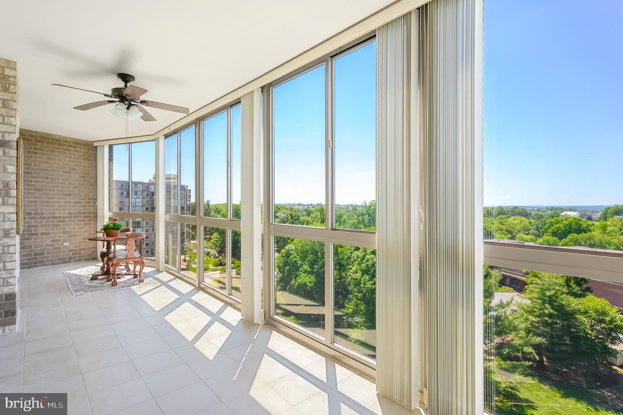 LANSDOWNE WOODS - Residential