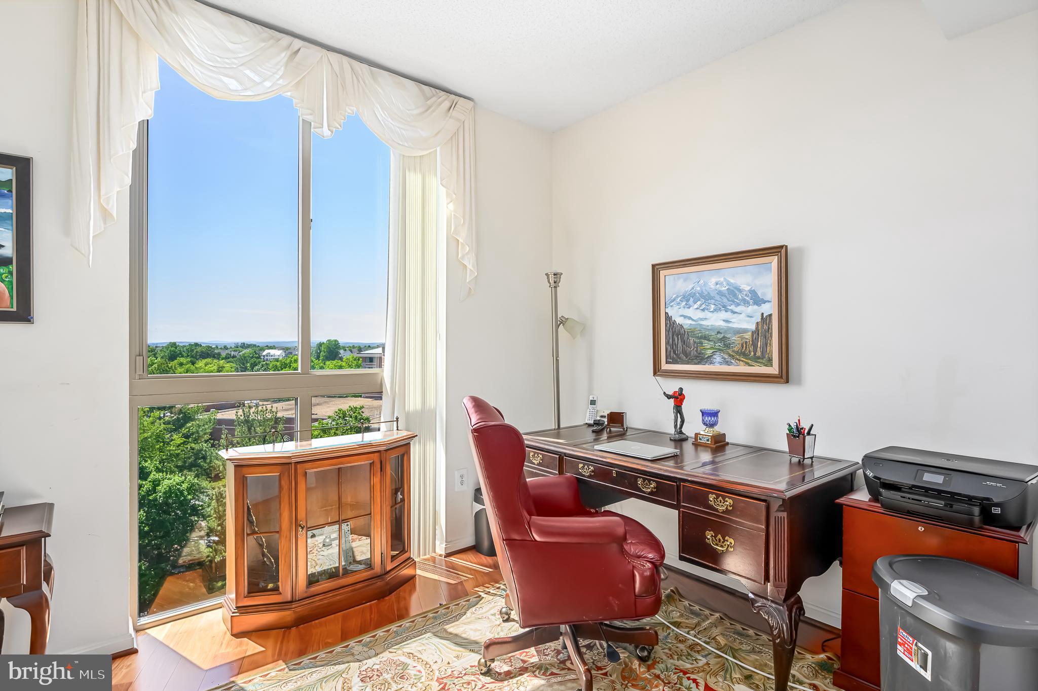 LANSDOWNE WOODS - Residential