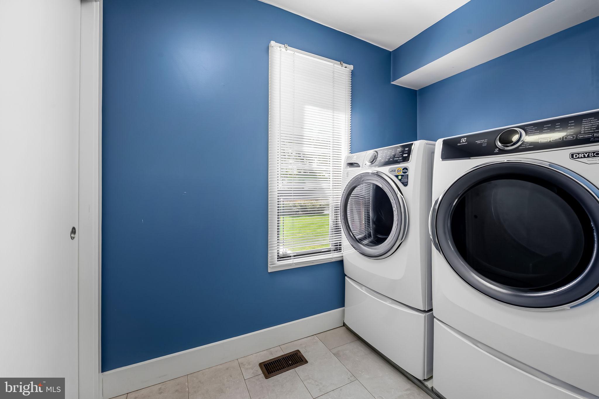 REGENCY PARK - Residential