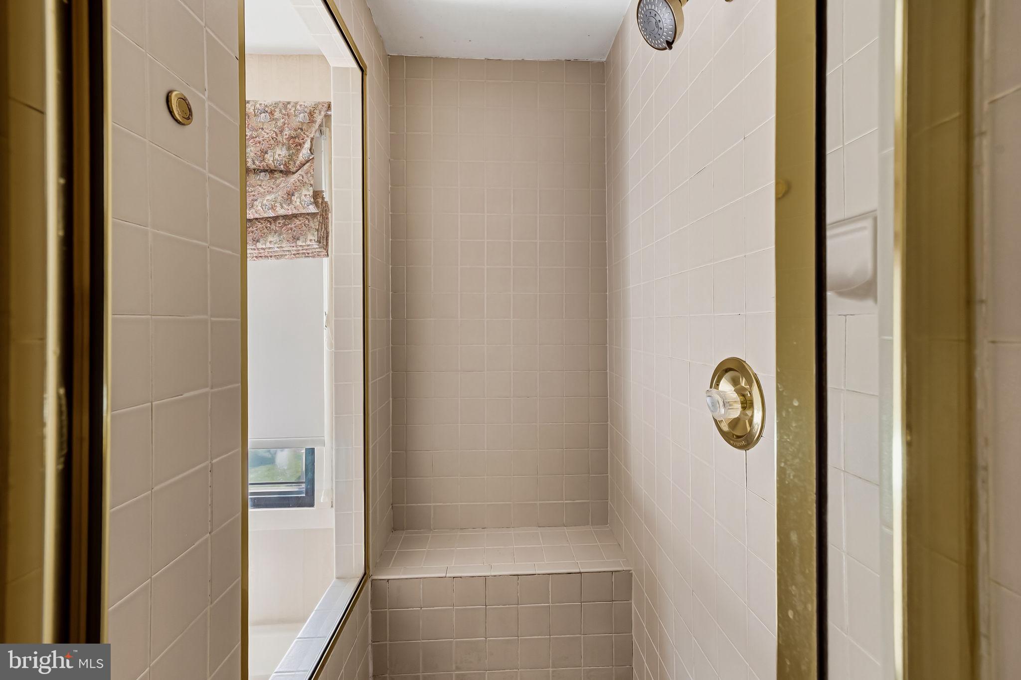 REGENCY PARK - Residential