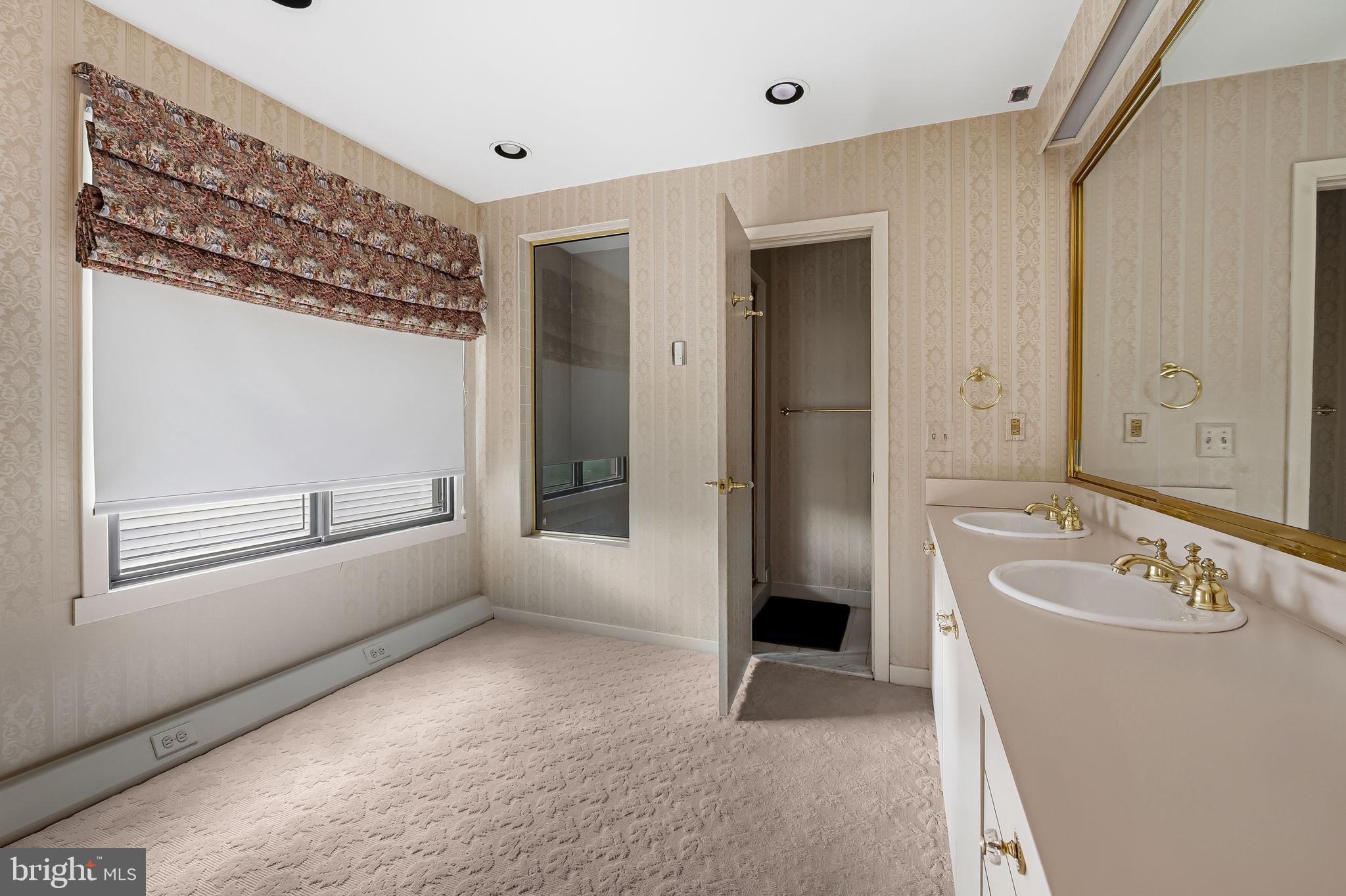 REGENCY PARK - Residential