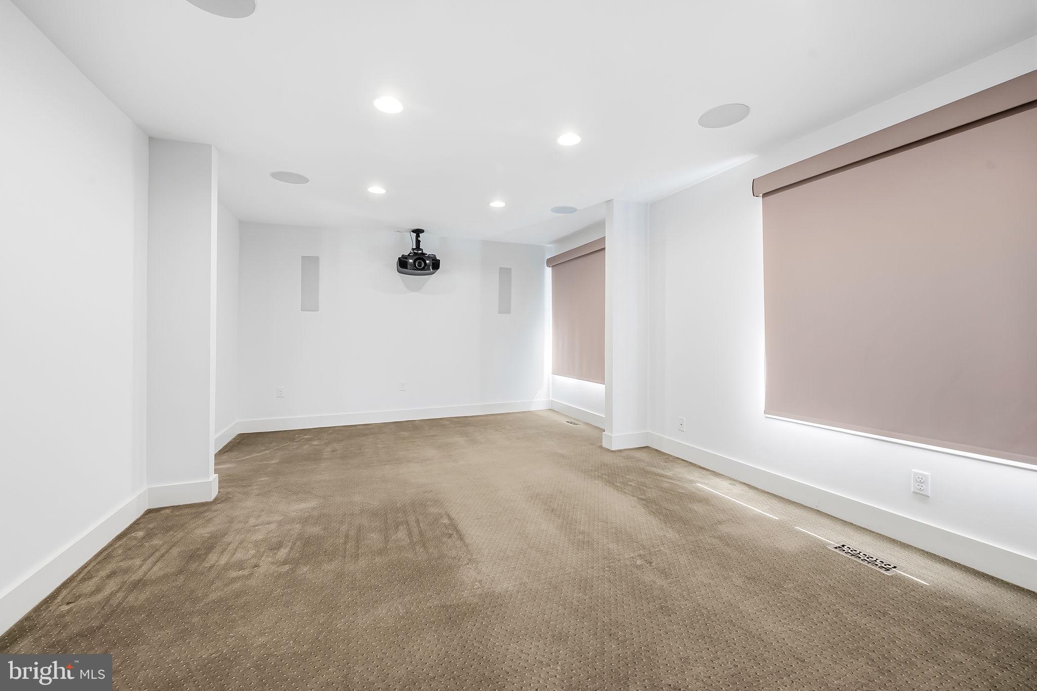 REGENCY PARK - Residential