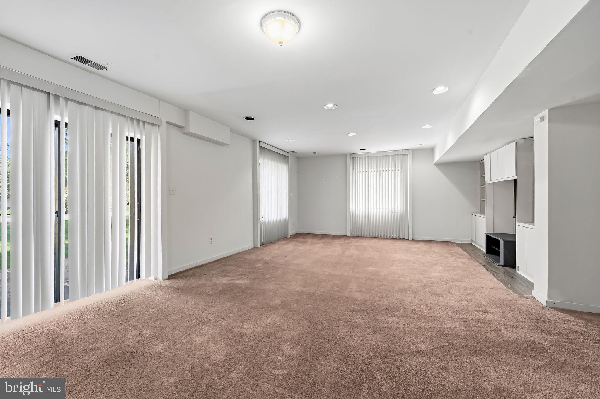 REGENCY PARK - Residential