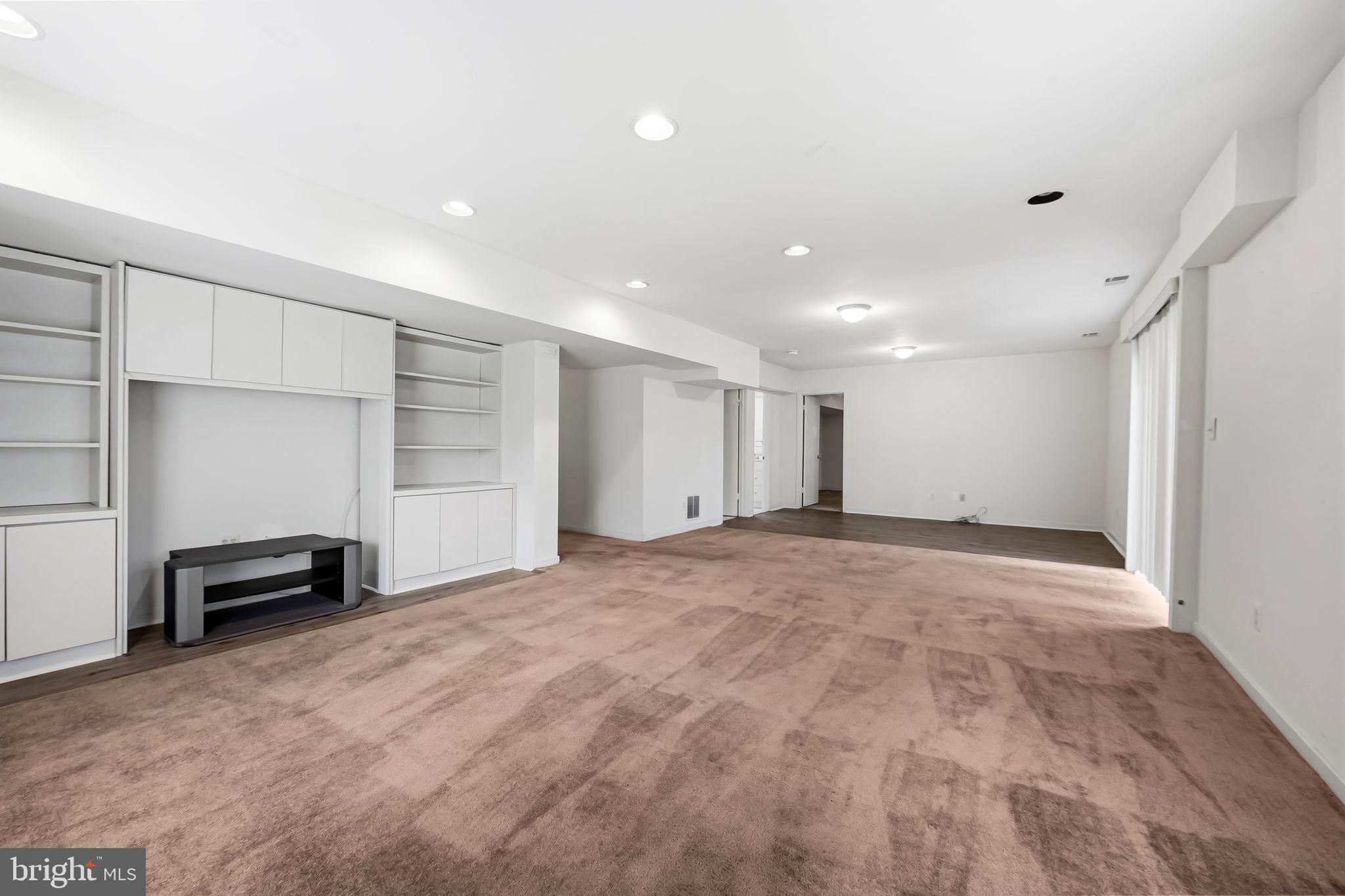 REGENCY PARK - Residential