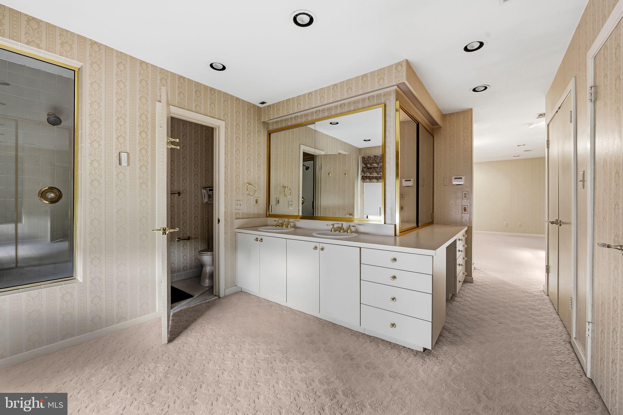 REGENCY PARK - Residential