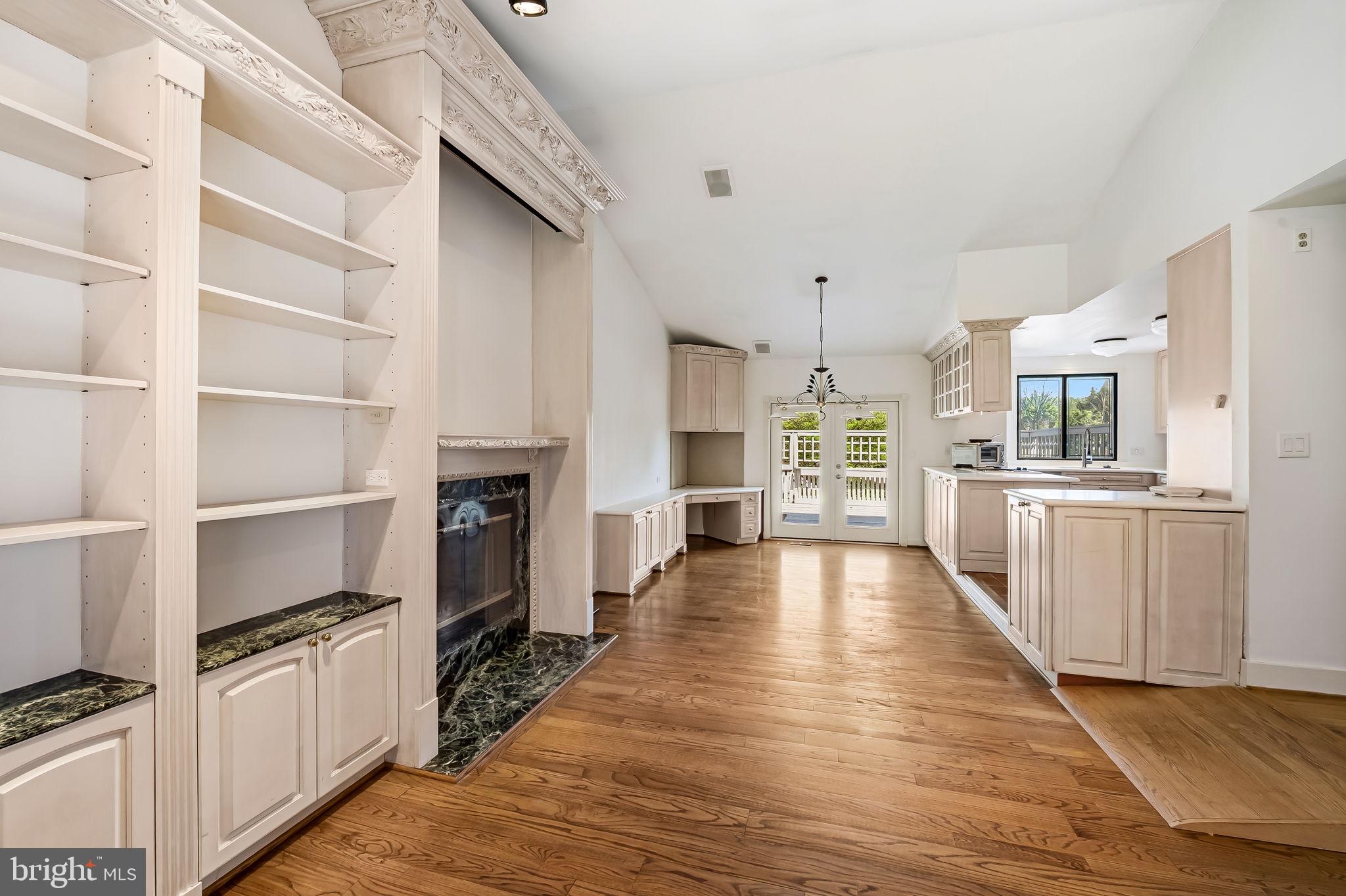 REGENCY PARK - Residential