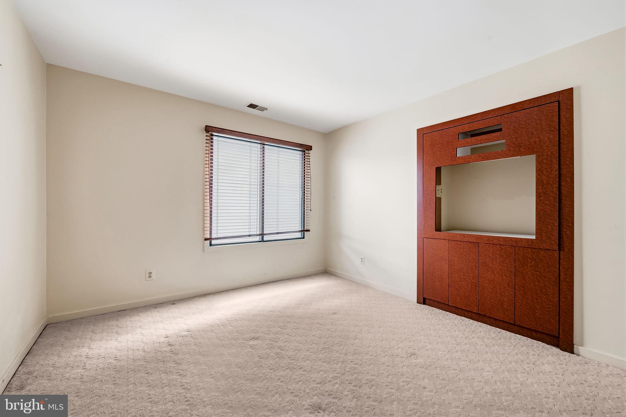 REGENCY PARK - Residential