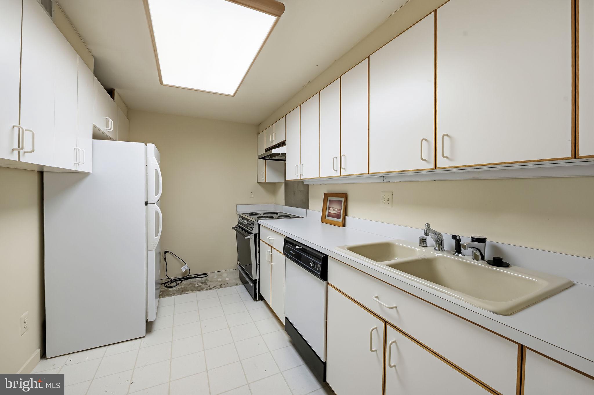 REGENCY PARK - Residential