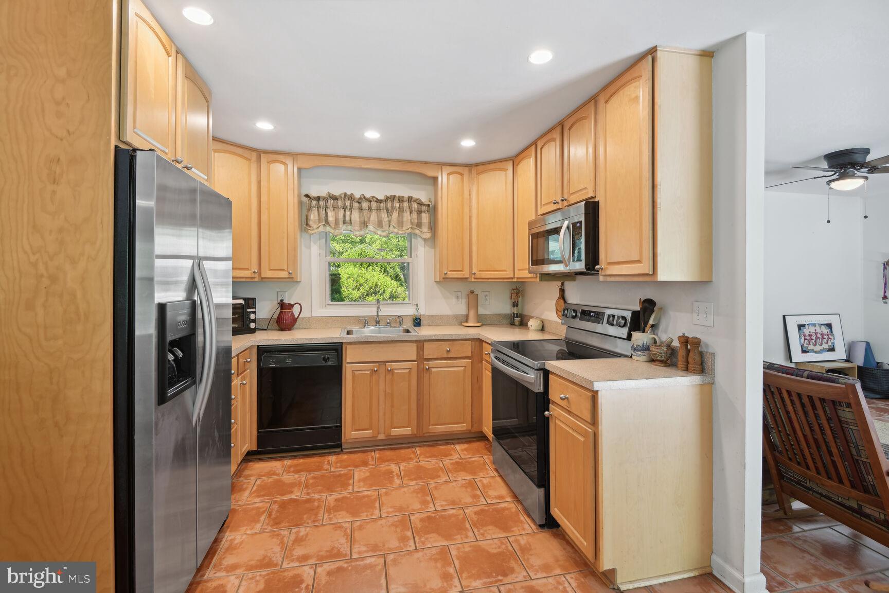 YORKTOWN AT BELAIR - Residential