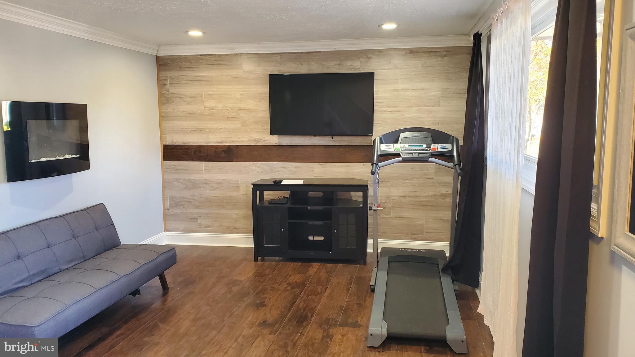 DALE CITY - Residential