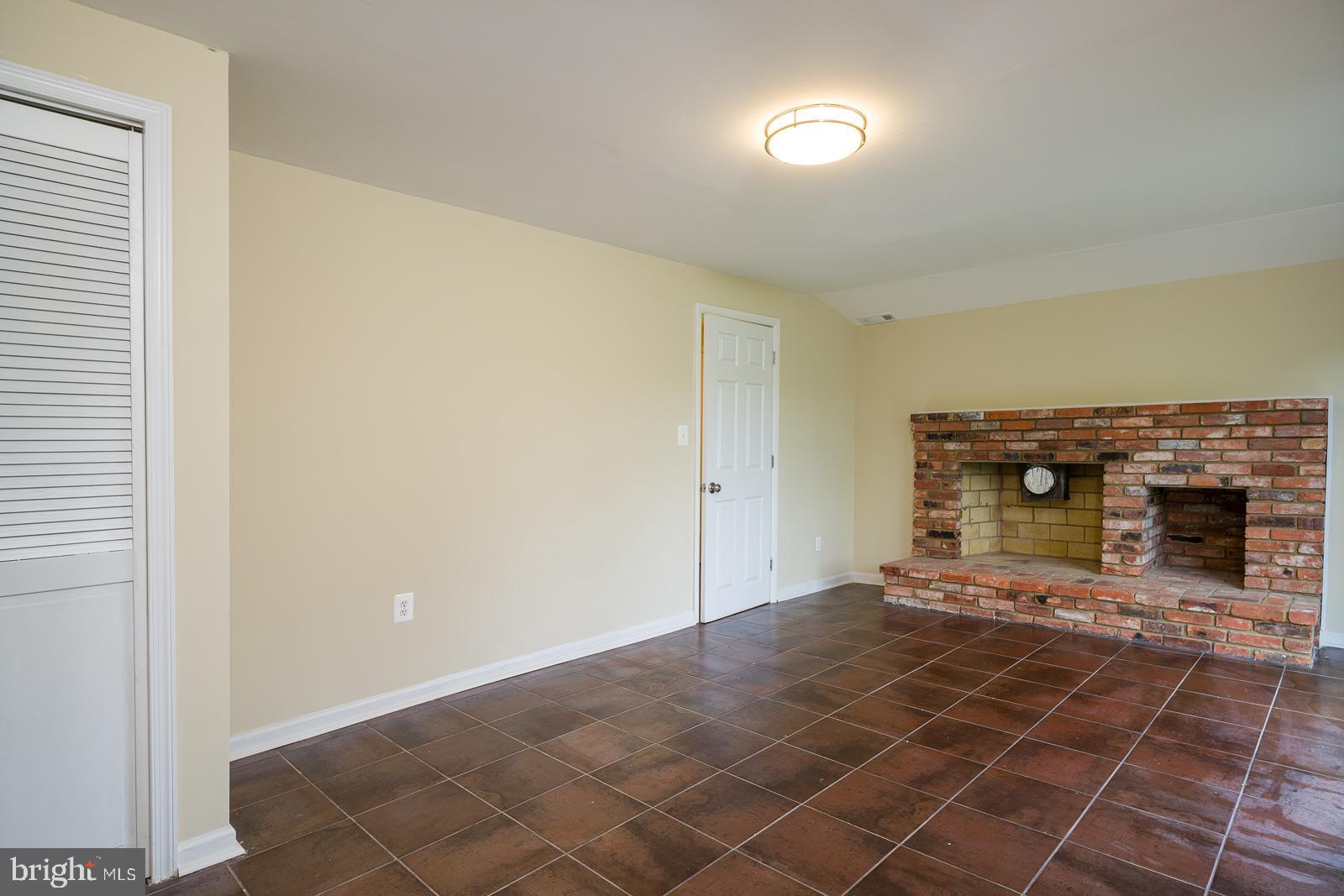 MONTGOMERY VILLAGE - Residential