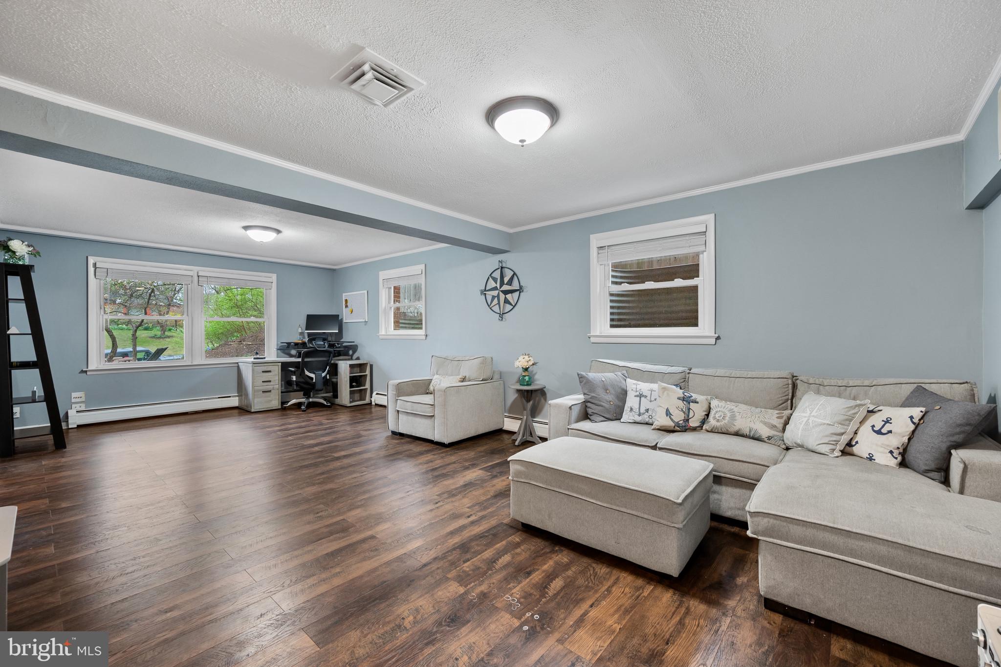 WOODSIDE PARK - Residential