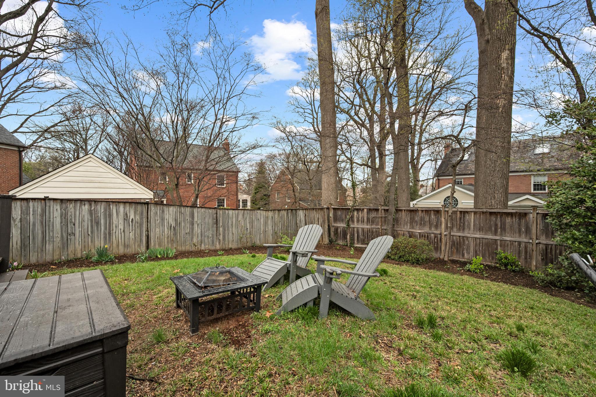 WOODSIDE PARK - Residential