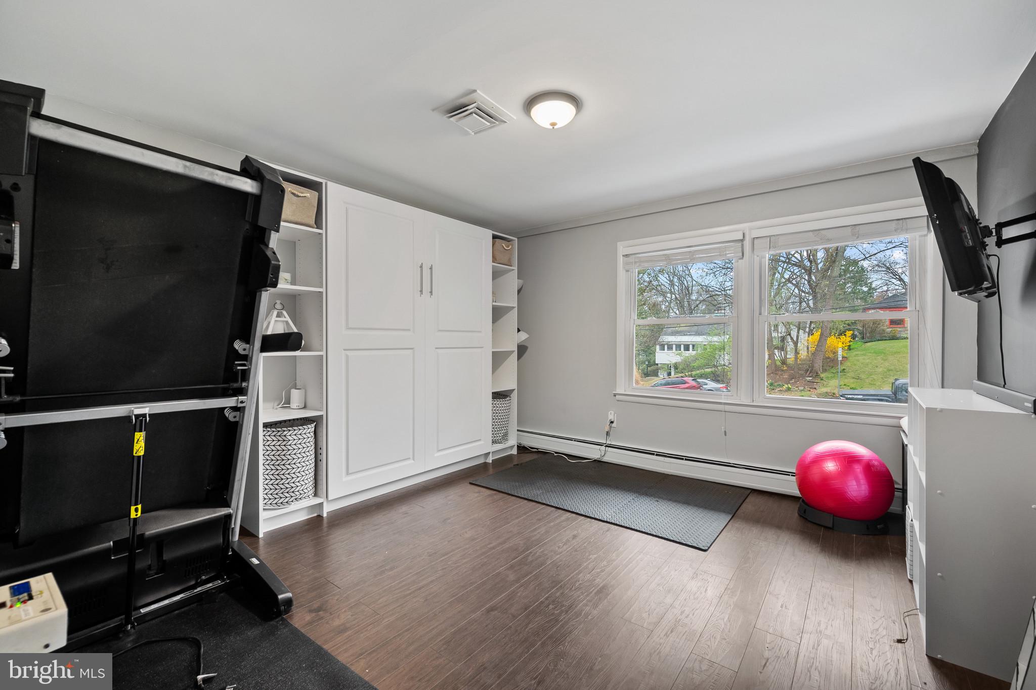 WOODSIDE PARK - Residential