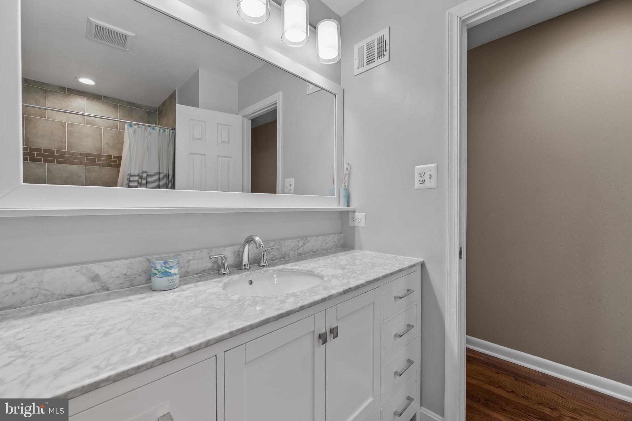 WOODSIDE PARK - Residential