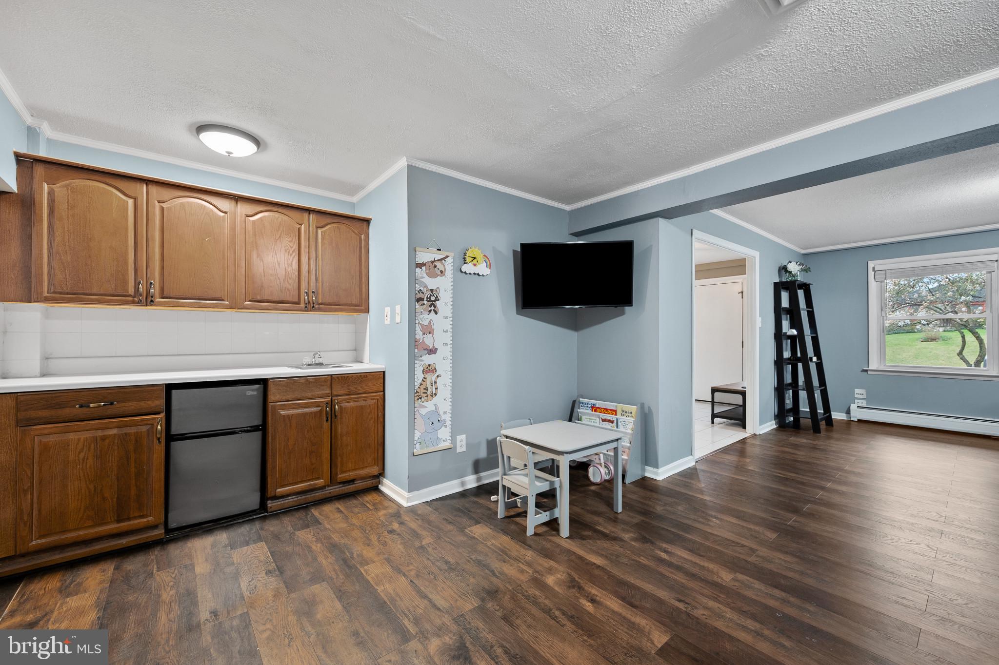 WOODSIDE PARK - Residential