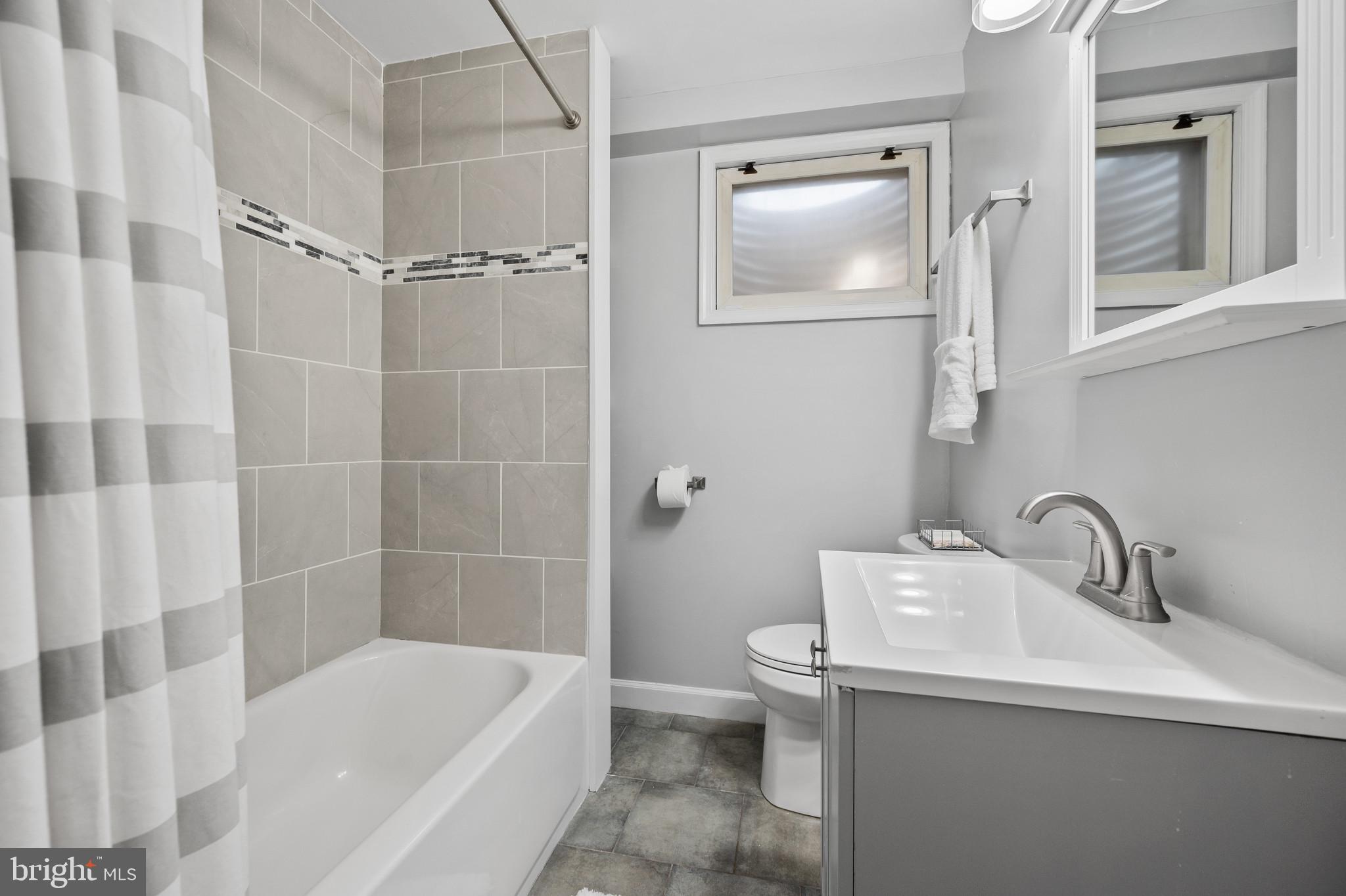 WOODSIDE PARK - Residential