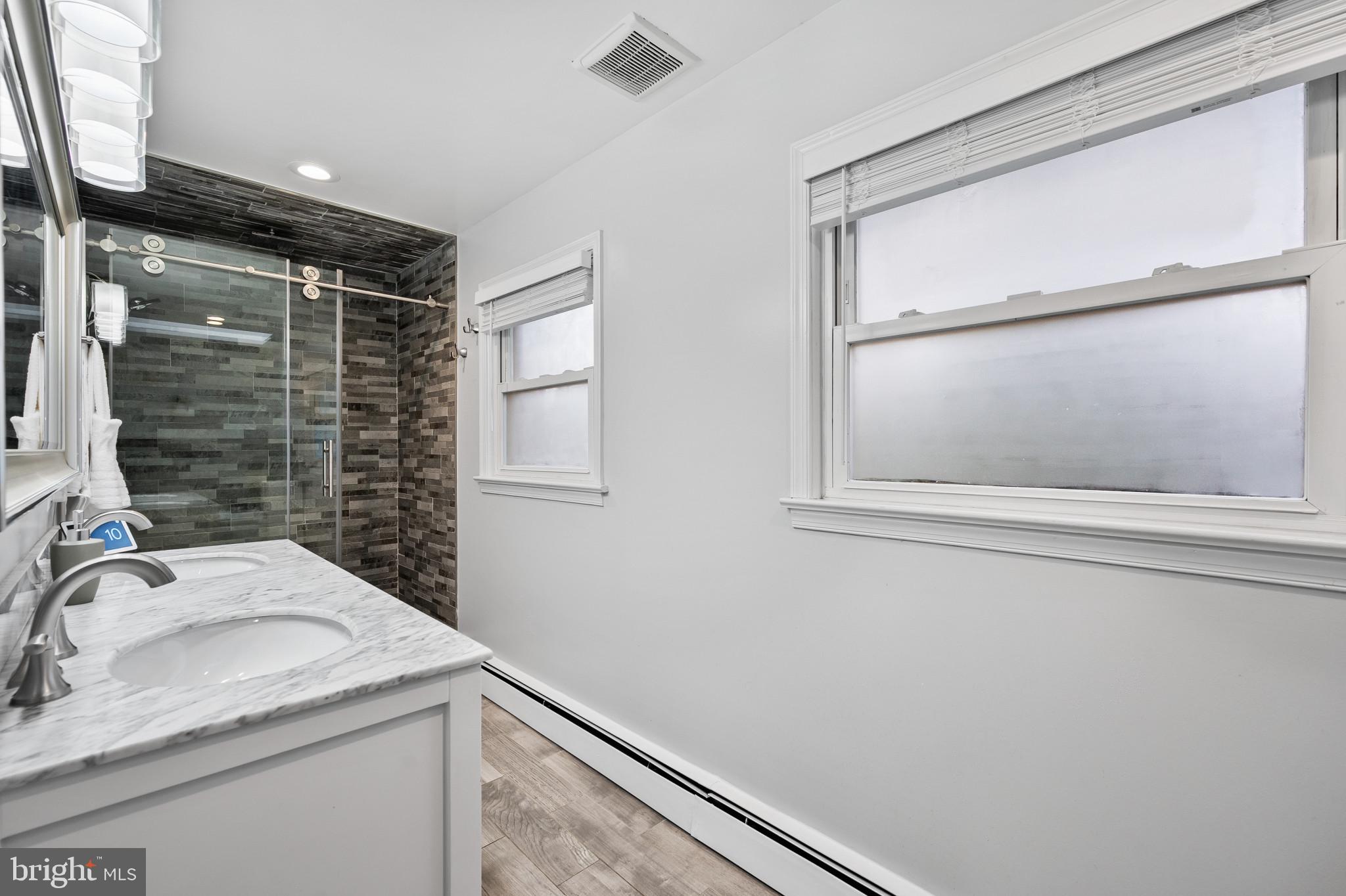 WOODSIDE PARK - Residential