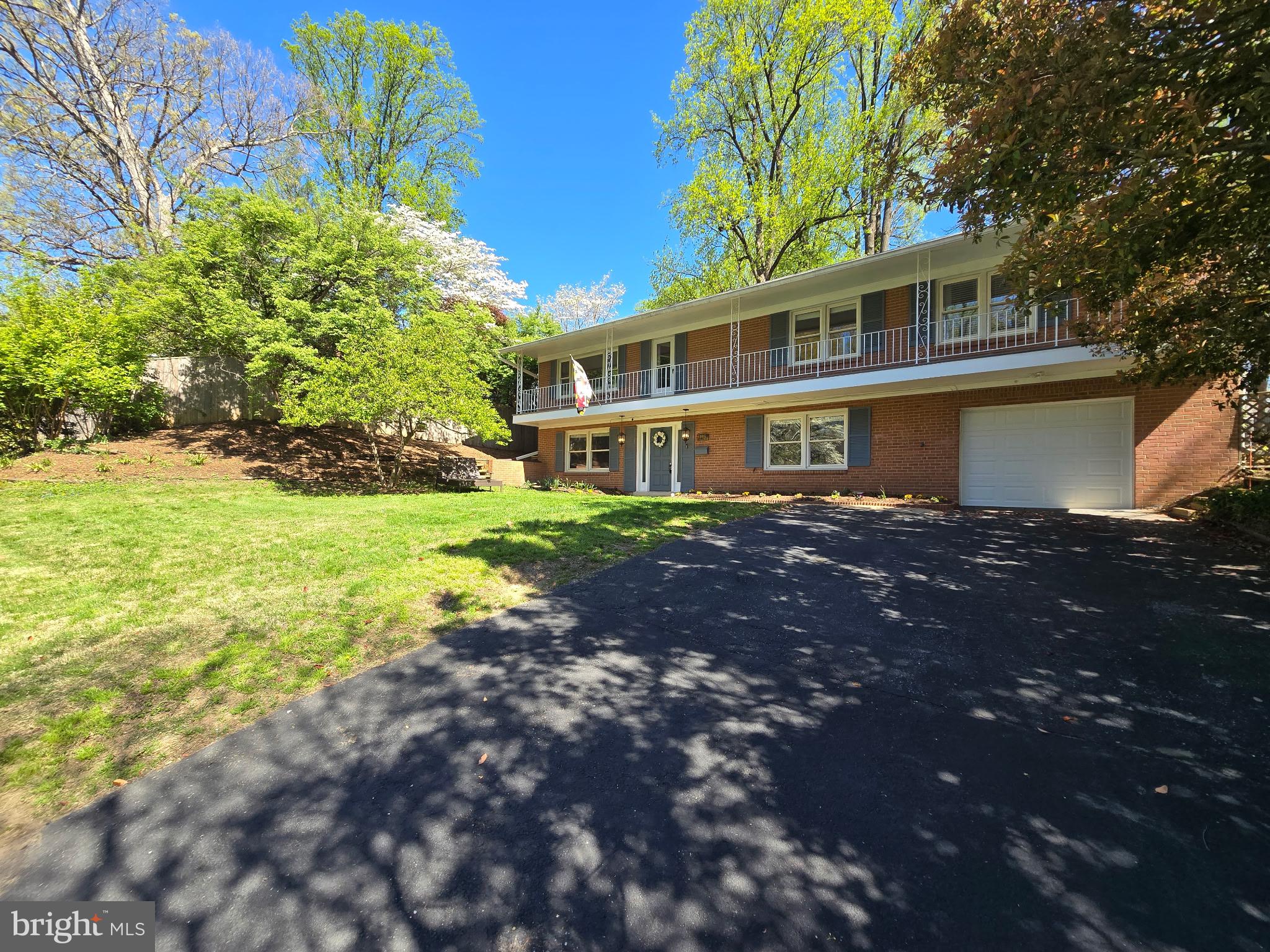 WOODSIDE PARK - Residential