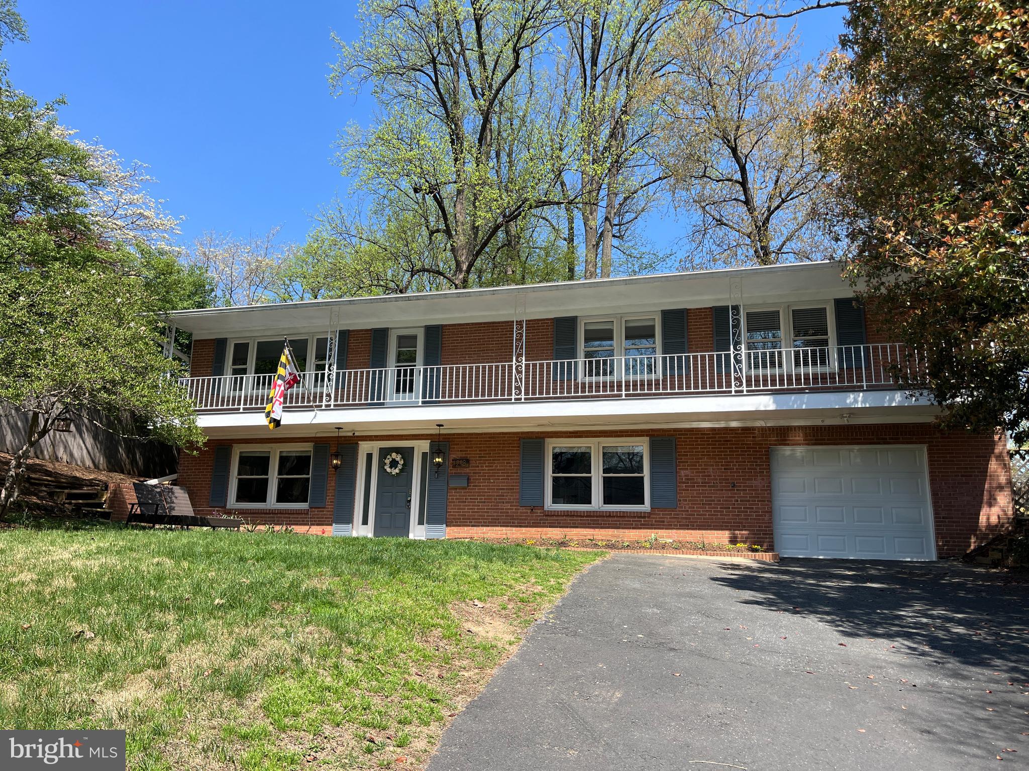 WOODSIDE PARK - Residential