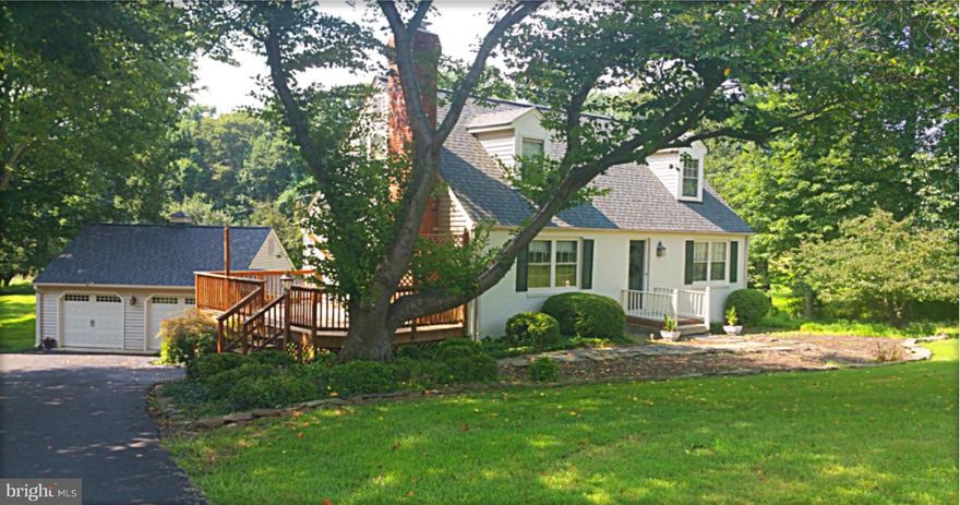 Nice Cape Cod w/ large rooms incl main floor Master Bedrm & Full Bath. New roof 2015, Updated Kitchen / Dining area w/ granite. FP in Living Room. Wood floors throughout. 2 large Bedrms & Full Bath on upper level. Rec Room w/ wood stove and bonus room / study on walk-out lower level. Large 2-car garage, 2 patios, deck, shed on 1 open acre. Community access to Occoquan Lake for boating & fishing.