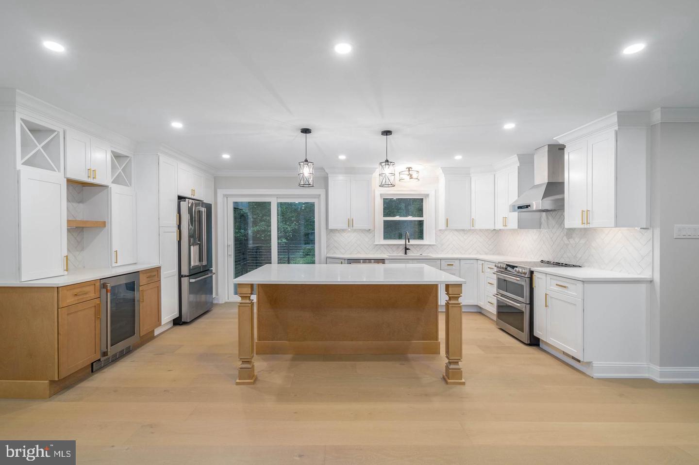 306 SANDCASTLE LANE