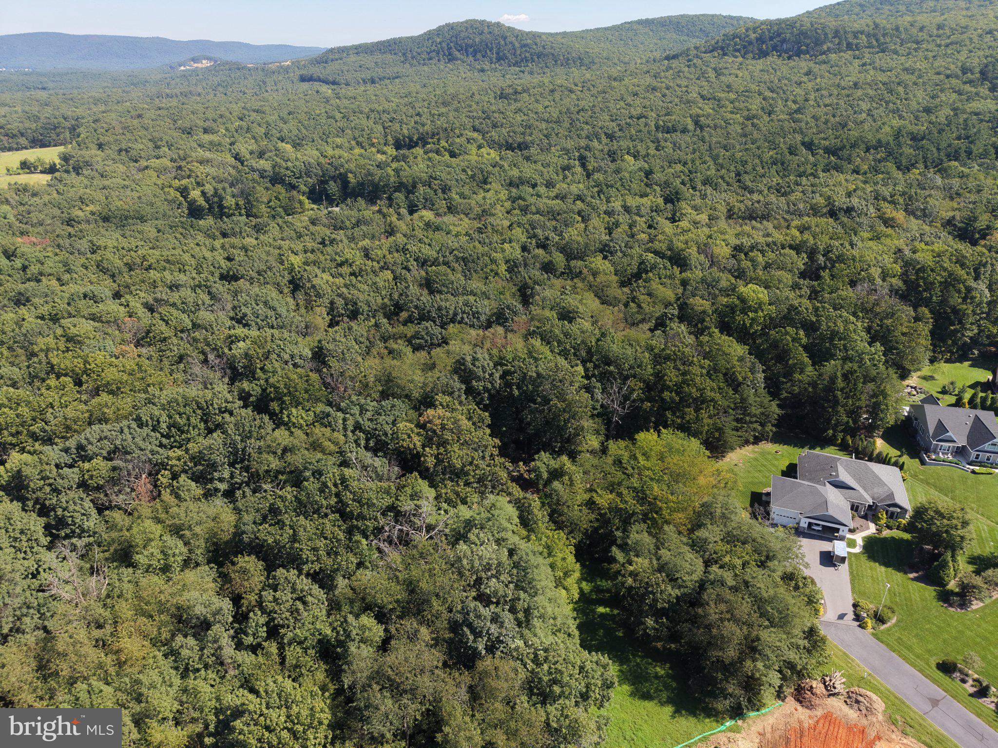 .9+/- ACRES KILLARNEY DRIVE