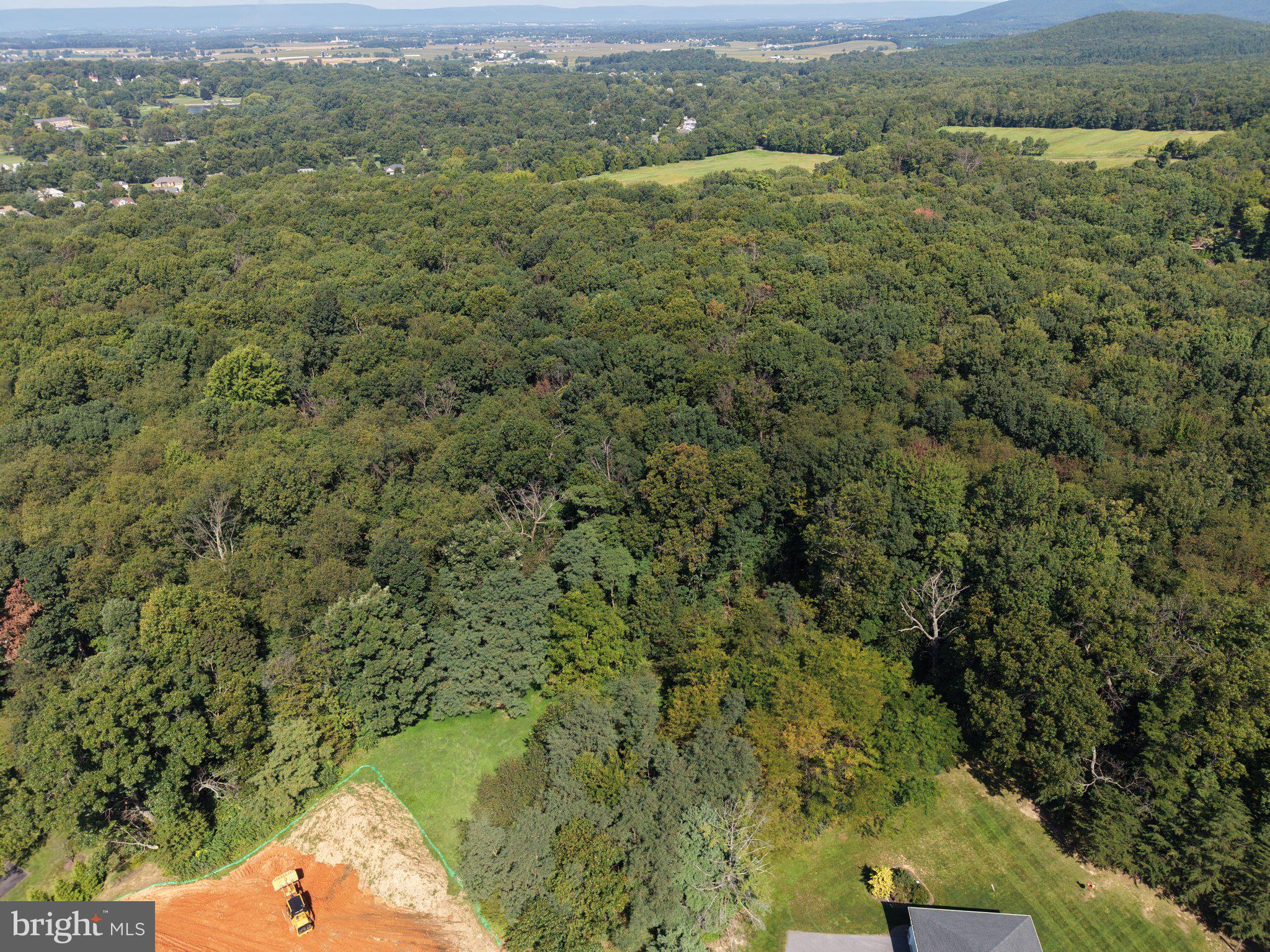 .9+/- ACRES KILLARNEY DRIVE
