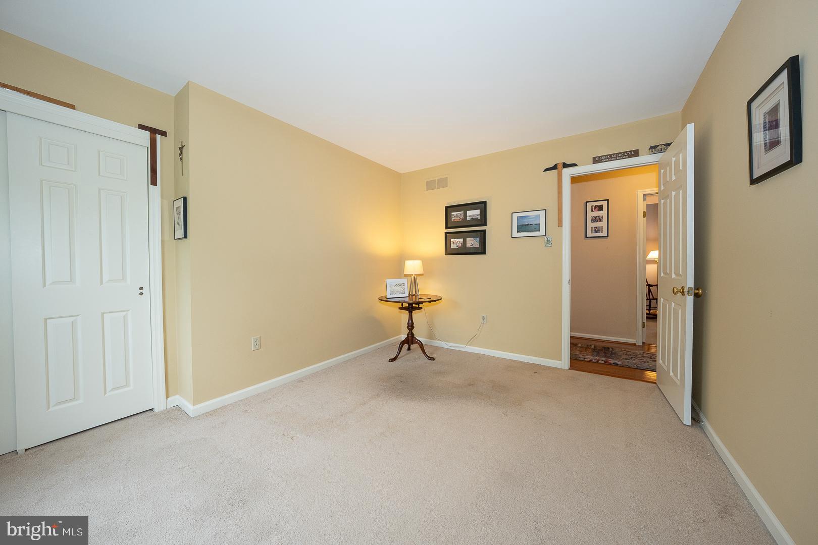 HUNT COUNTRY - Residential