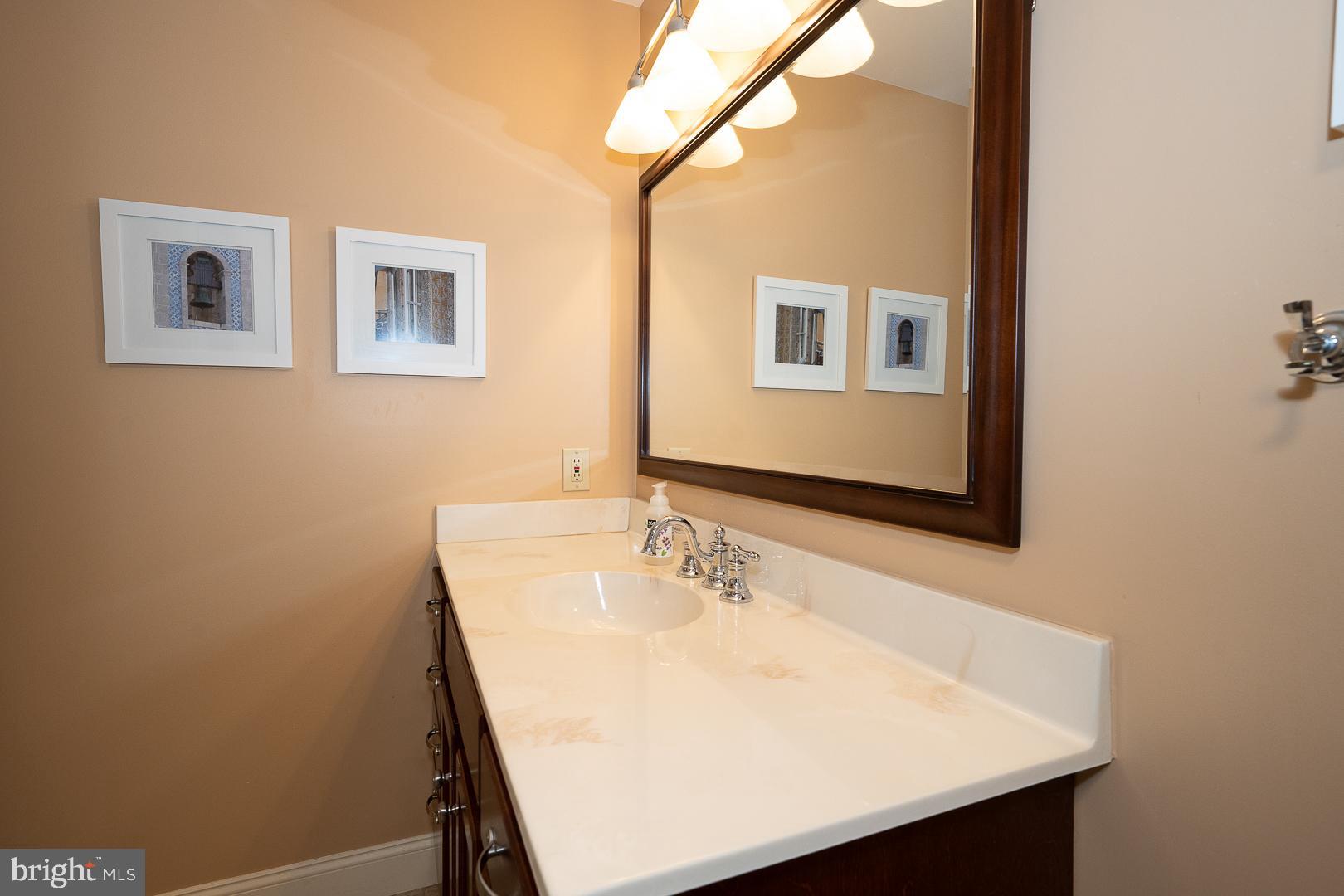 HUNT COUNTRY - Residential