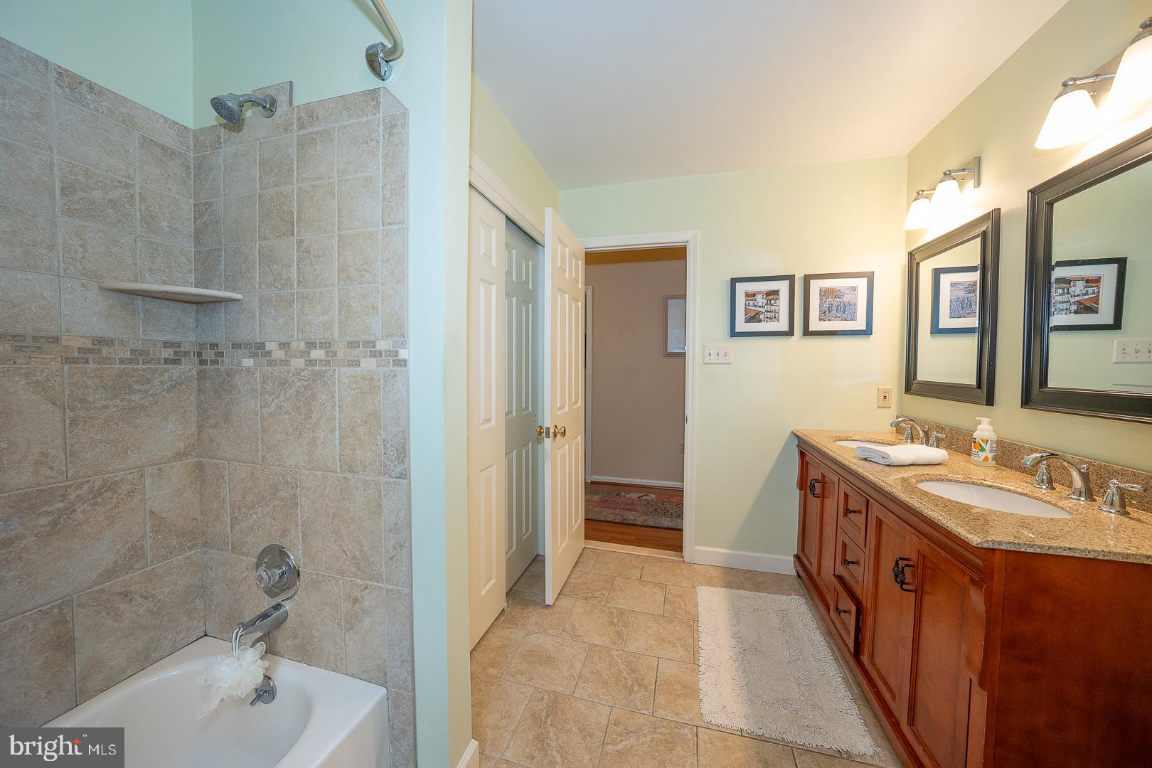 HUNT COUNTRY - Residential