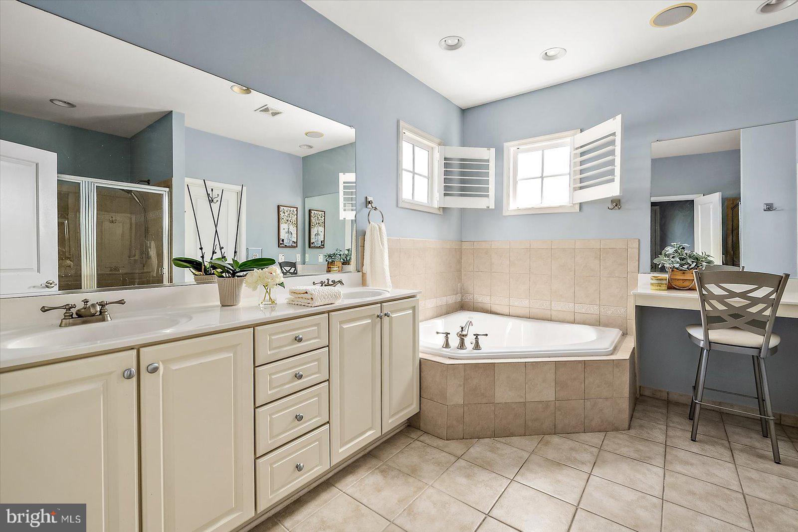 PENINSULA - Residential