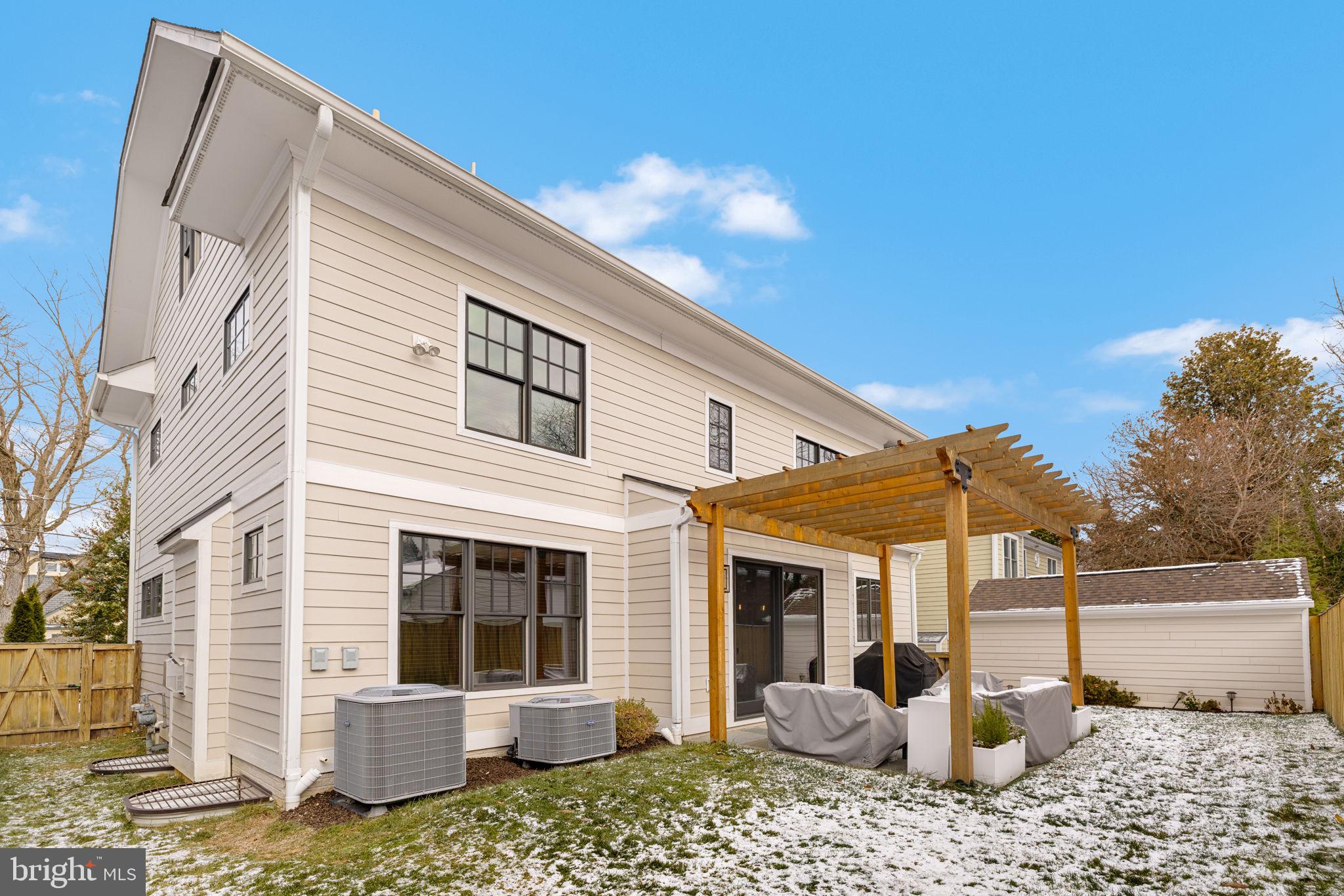 GLENBROOK VILLAGE - Residential