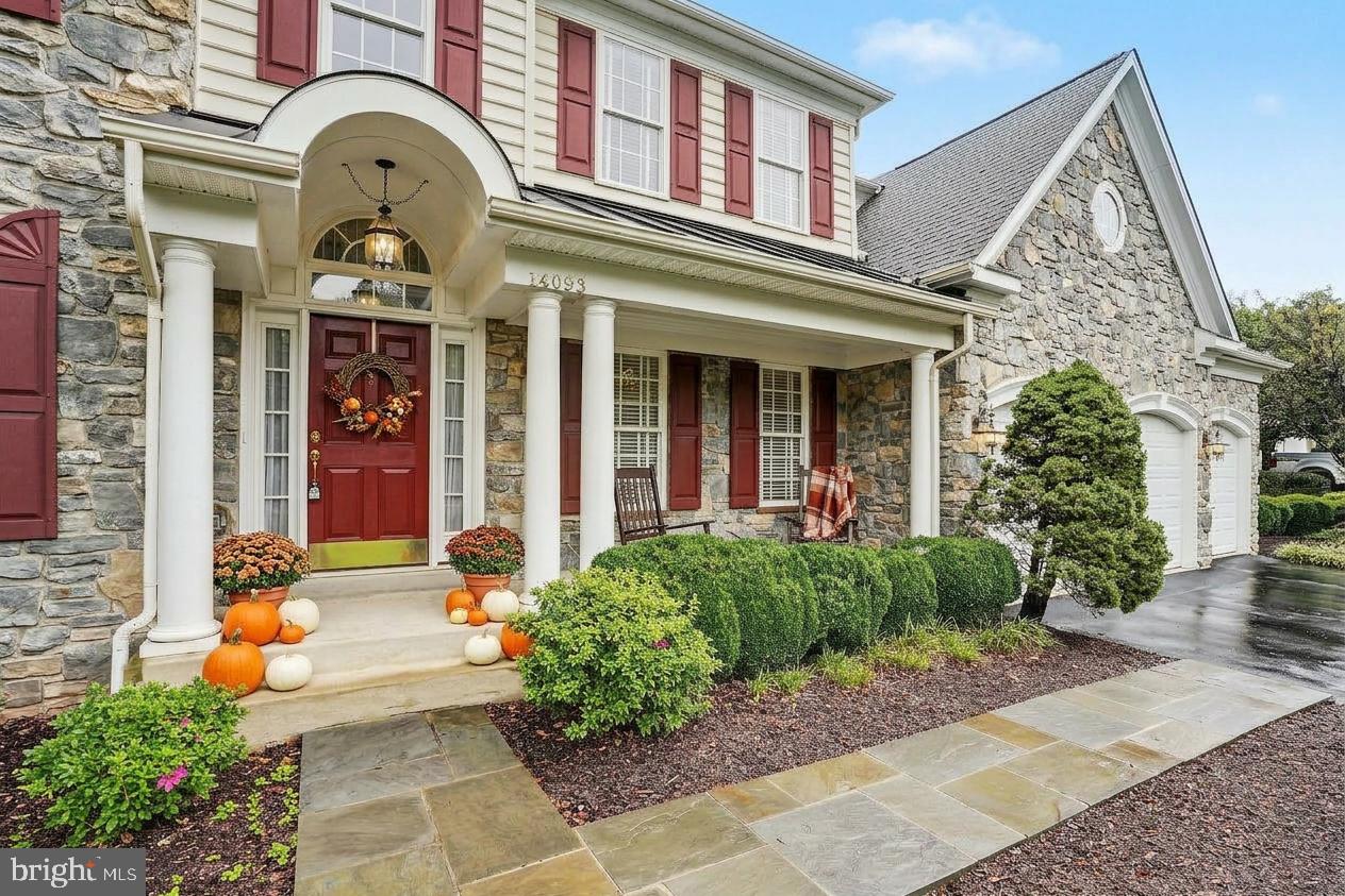 14093 BURNLEY GLEN COURT