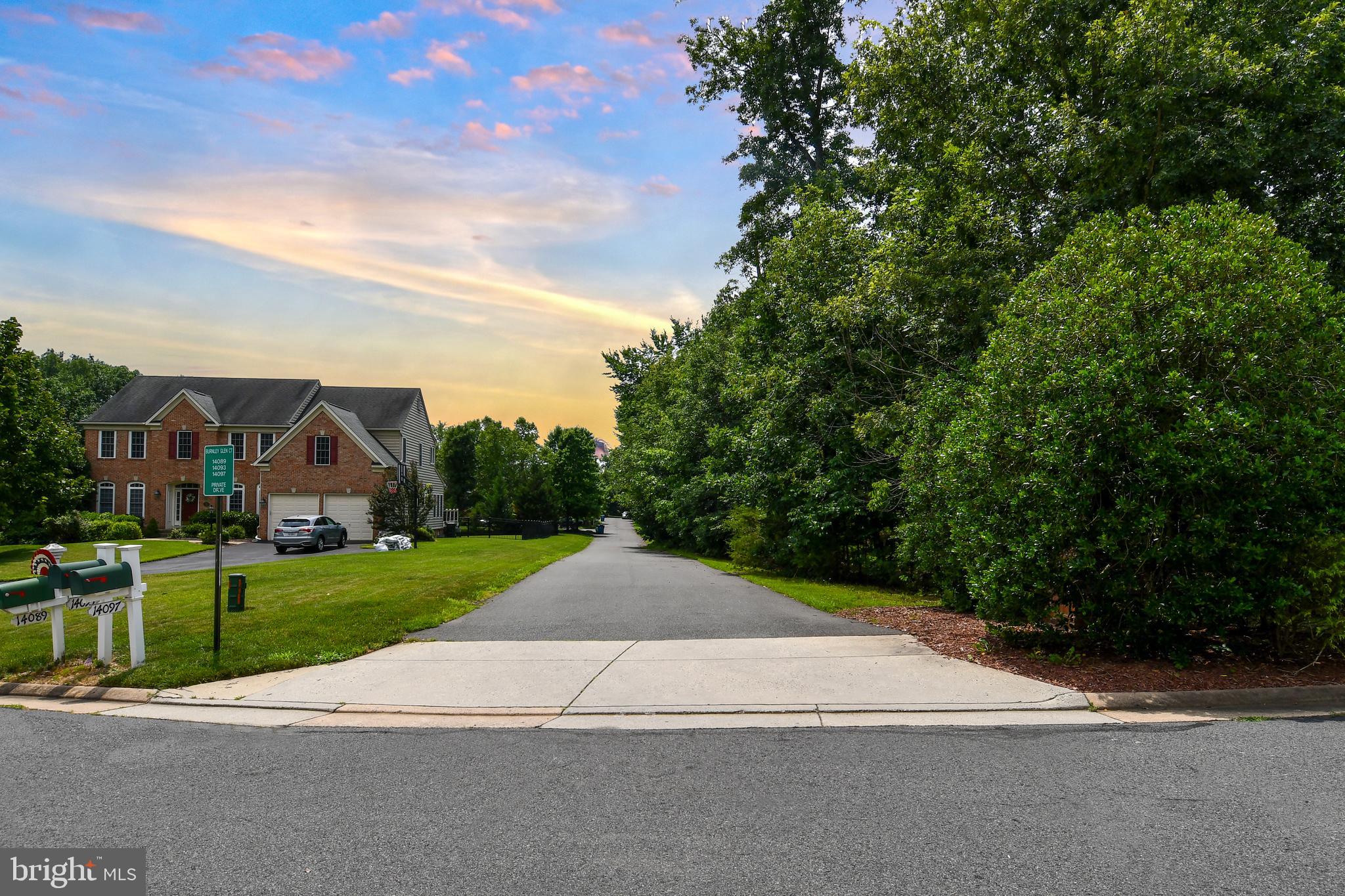 14093 BURNLEY GLEN COURT