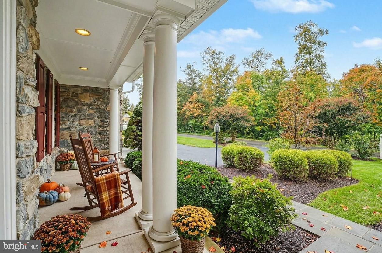 14093 BURNLEY GLEN COURT