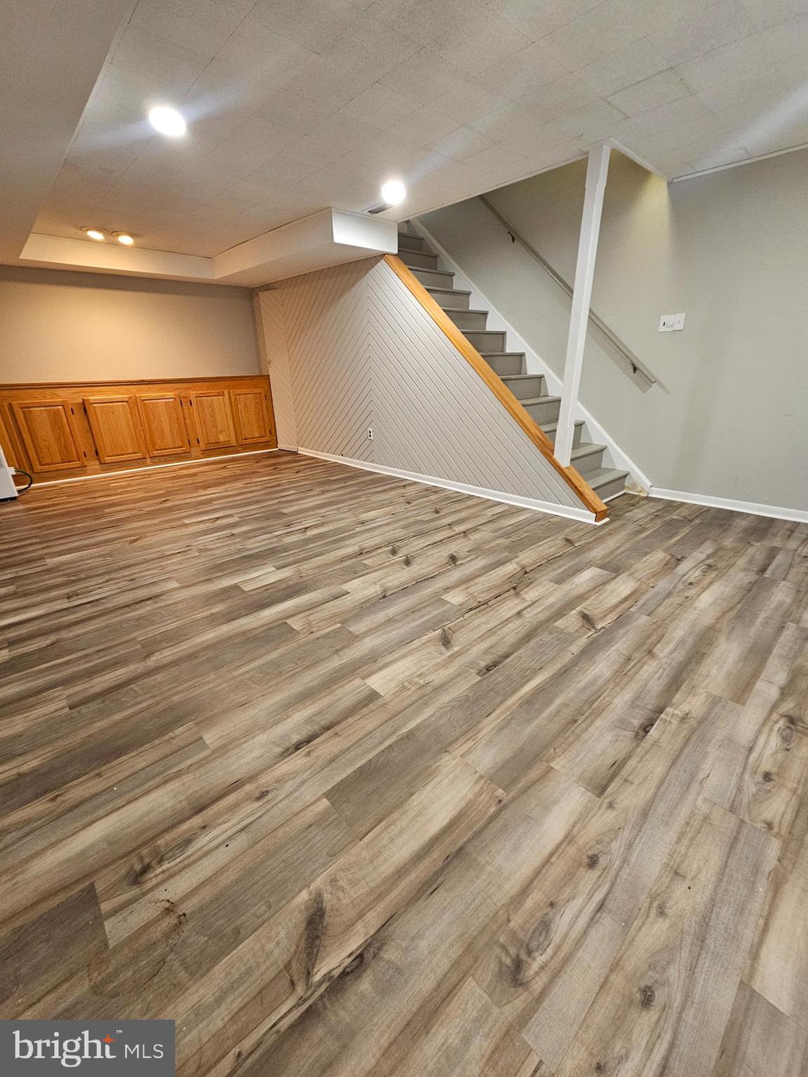 LINDEN HILL SQUARE - Residential Lease