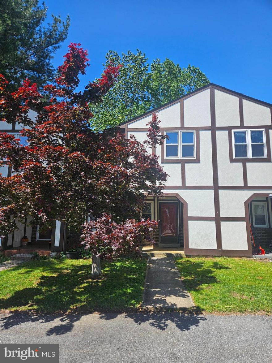 Beautifully Renovated 3-Bedroom Townhouse in Pike Creek Valley – Move-In Ready!  Welcome to Linden Hill Square, a highly desirable community in the heart of Pike Creek Valley! This updated 3-bedroom, 1.5-bath townhouse is sparkling clean and available for immediate move-in.  Enjoy a spacious layout with updated flooring throughout, ceiling fans, and overhead lighting. The bright eat-in kitchen opens to a private deck with peaceful views of open space and walking trails. The large living room and finished lower-level family room provide plenty of space to relax or entertain. Upstairs features 3 roomy bedrooms, including a primary suite with two walk-in closets, plus an updated full bath. Each bedroom has generous closet space.  Convenient location just off Limestone Road and Linden Hill Road, minutes from Christiana Hospital, Christiana Mall, I-95, Route 1, DART Bus service, and local shopping and dining.
Additional features:
✅ Reserved parking for 2 cars
✅ Refrigerator & dishwasher included
✅ Laundry hook-ups
✅ New HVAC system
✅ Extra dry storage space
Don’t miss out—schedule your tour today! This one won’t last!