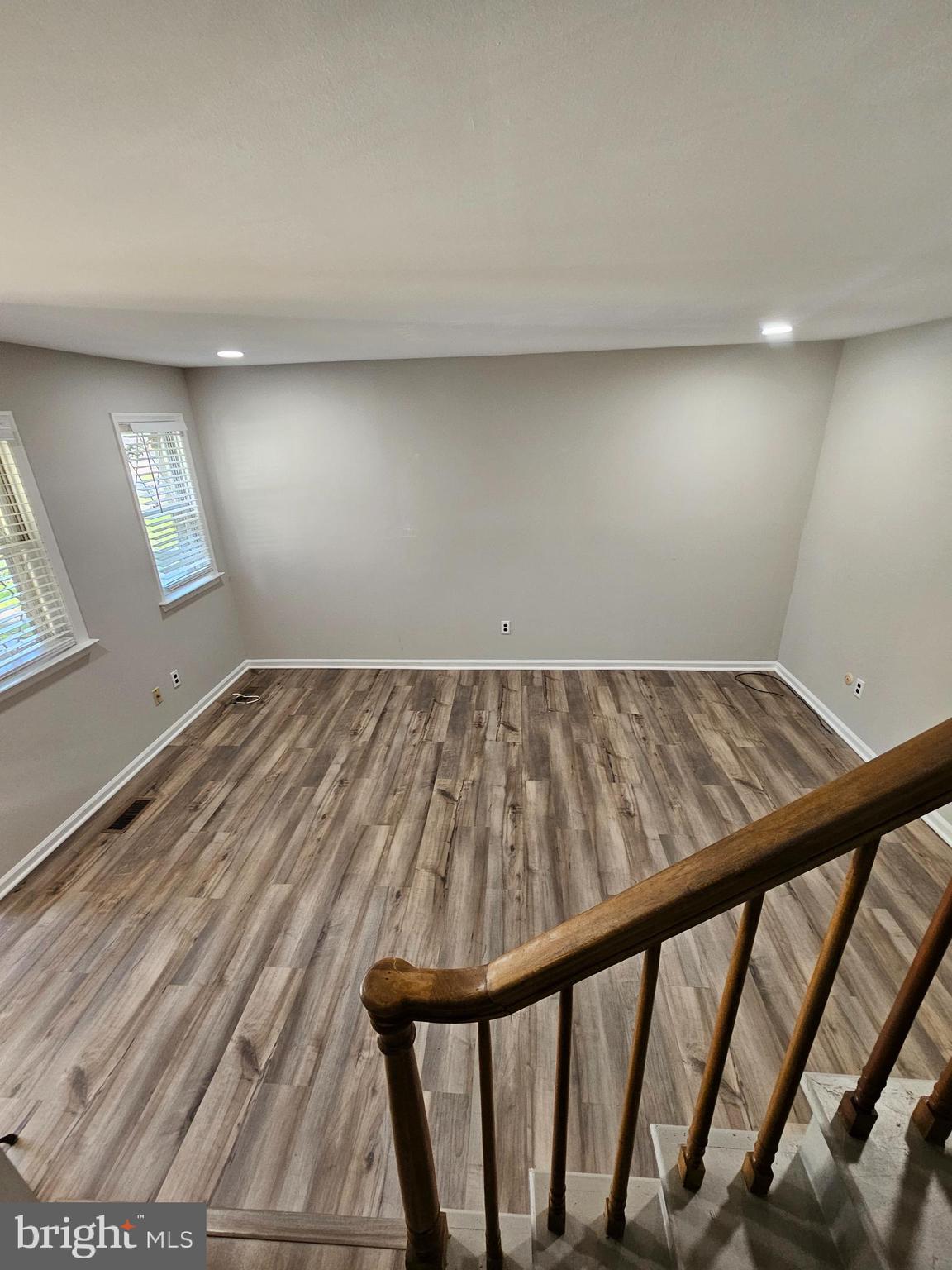 LINDEN HILL SQUARE - Residential Lease