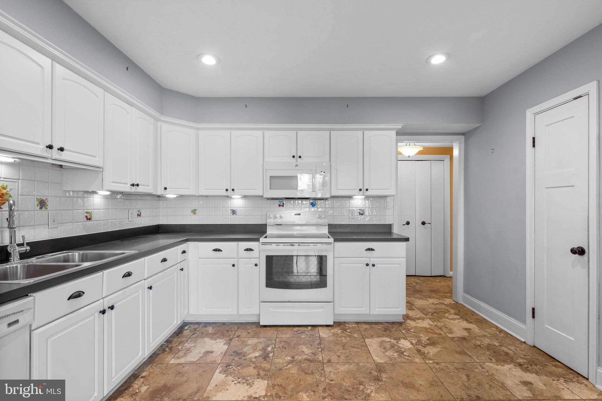 10065 WINDSTREAM DRIVE 1