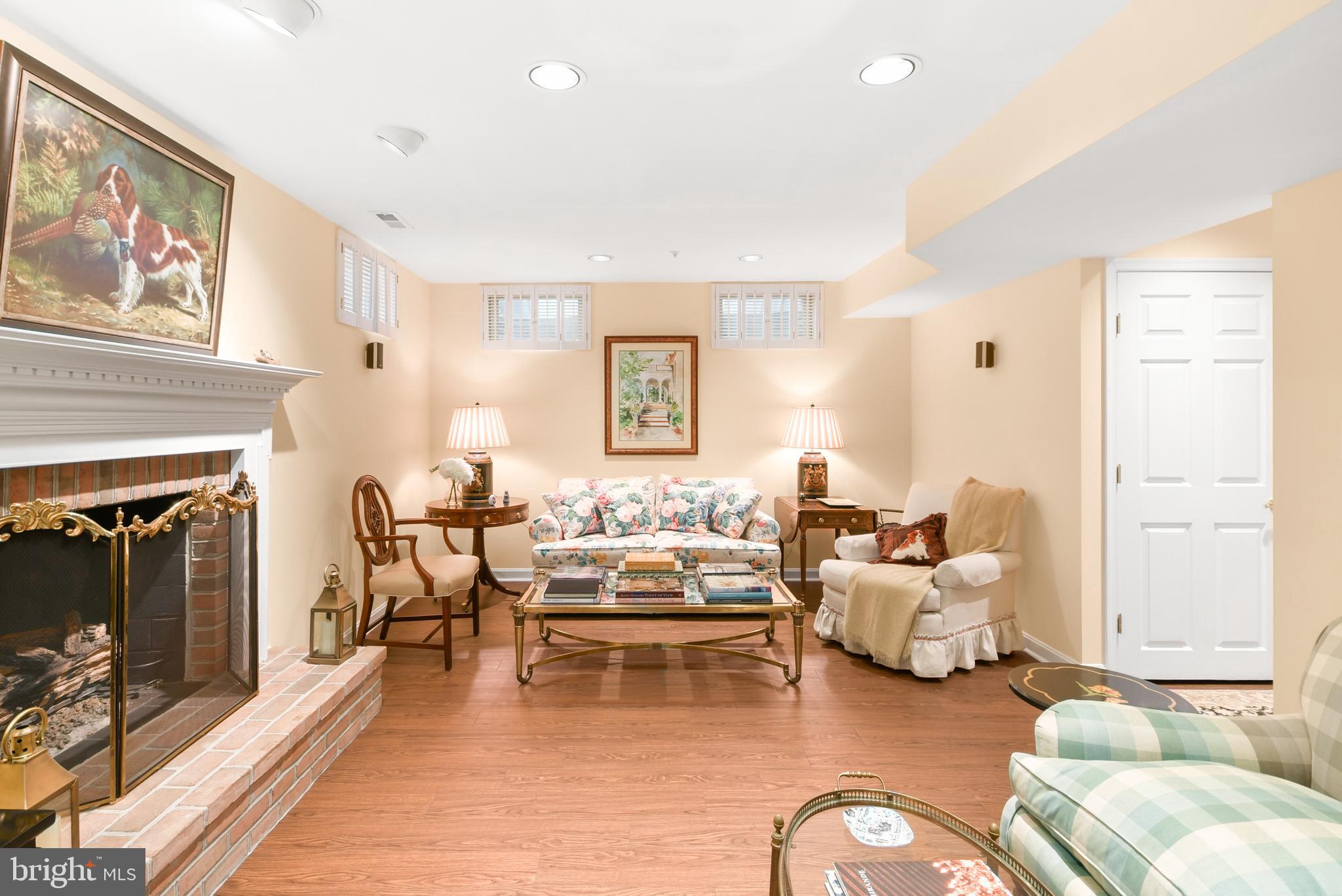 WORMANS MILL - Residential