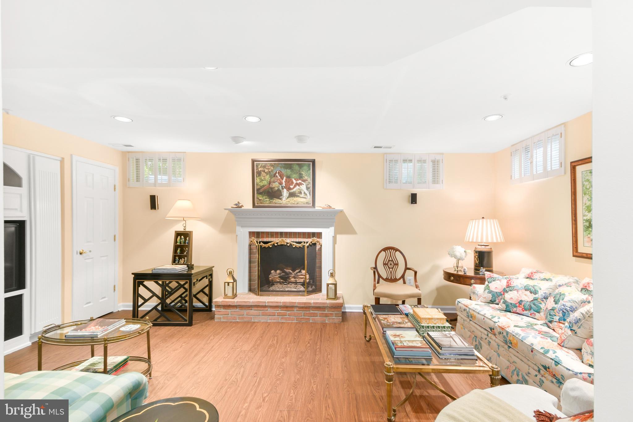 WORMANS MILL - Residential