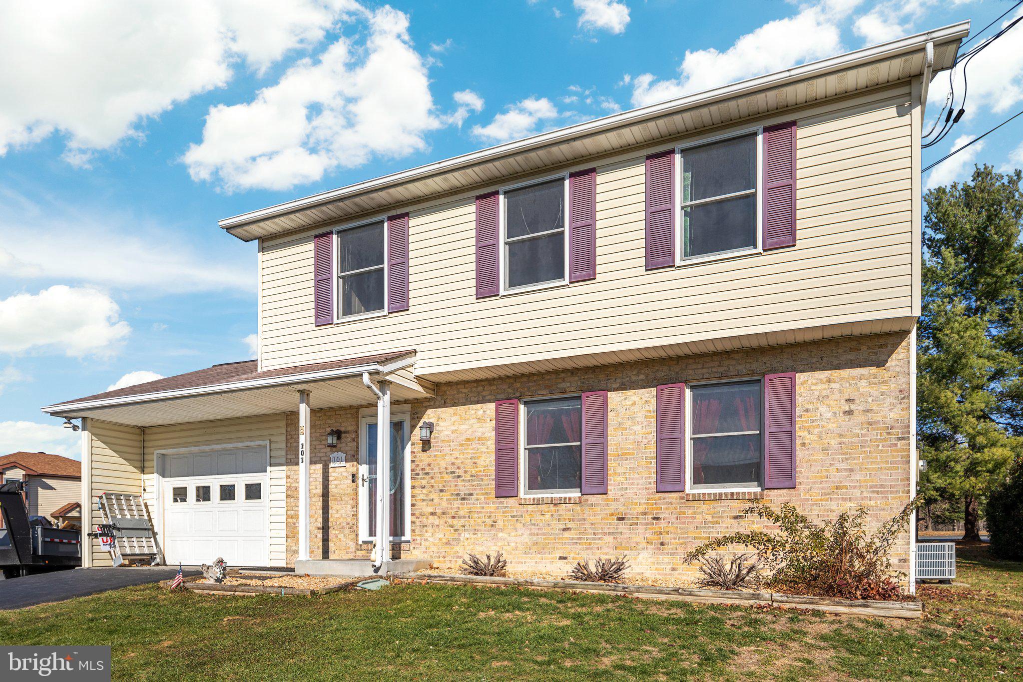 BRENTWOOD TERRACE - Residential