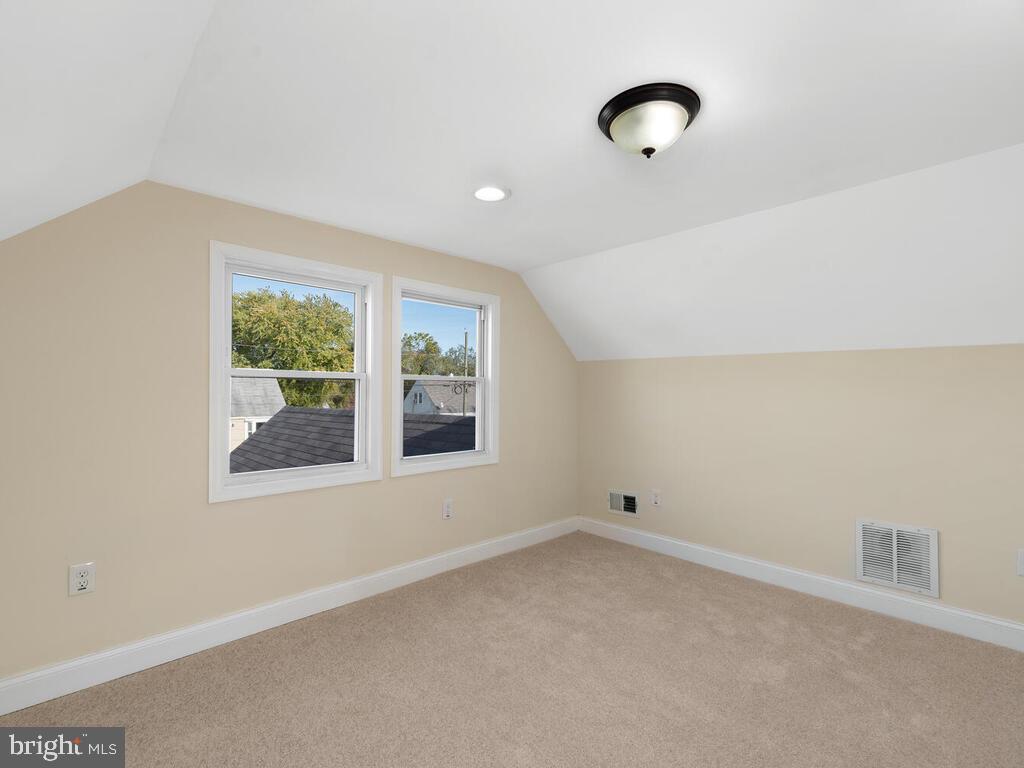 ROLAND TERRACE - Residential