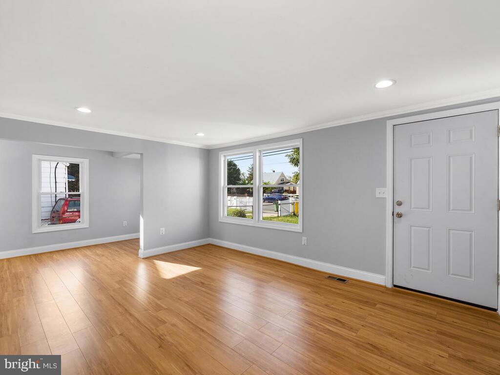 ROLAND TERRACE - Residential