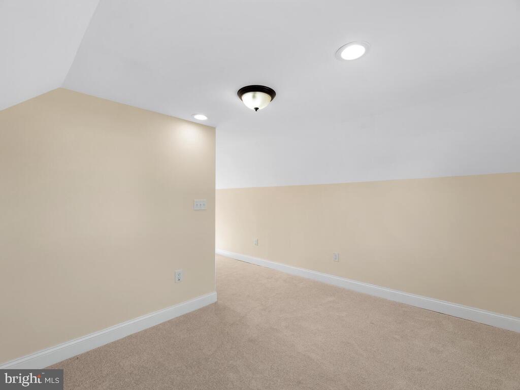 ROLAND TERRACE - Residential